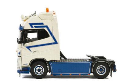 WSI VOLVO FH4 GLOBETROTTER XL 4X2 Space Cab DE MAN TRANSPORT 1/50 Truck view3