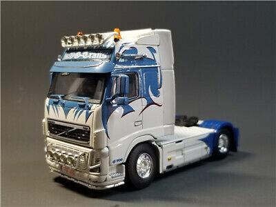 WSI VOLVO FH 3 GLOBETROTTER XL spacecab KVG 1/50 DIECAST Truck Model view4