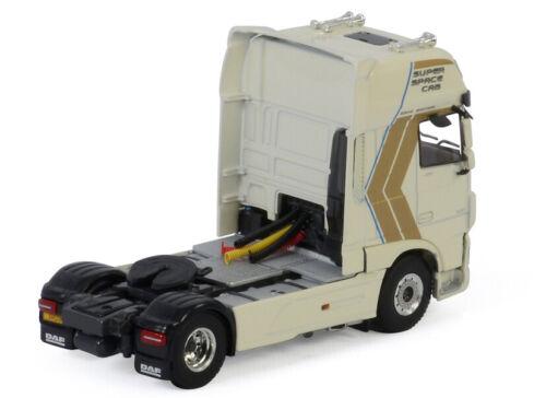 WSI DAF XF SUPER SPACE CAB MY2017 4X2 PREMIUM LINE 1/50 DIECAST Pre-built view3