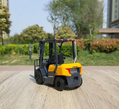 LIUGONG C30 2030H Forklift Stacker 1/25 Diecast Truck Pre-built Model view2