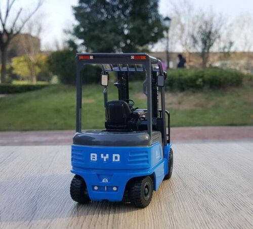 BYD ECB35 Forklift Blue 1/25 Diecast Truck Pre-built Model view2