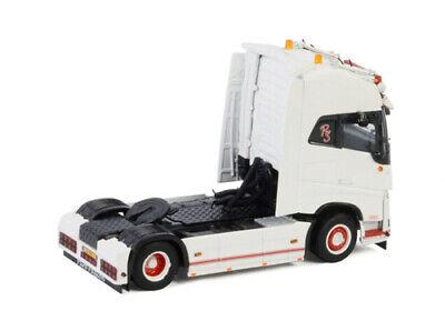 WSI VOLVO FH4 GLOBETROTTER XL 4X2 space cab R. SMIT TRANSPORT 1/50 Truck view3